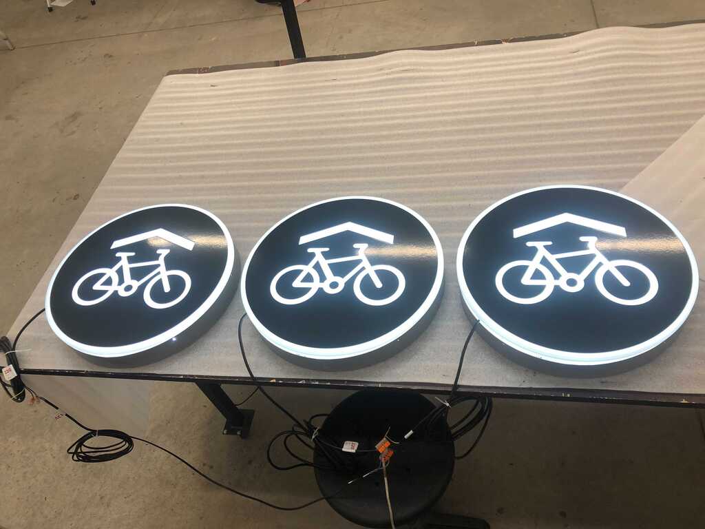 lumineux lettre P8 atelier velos